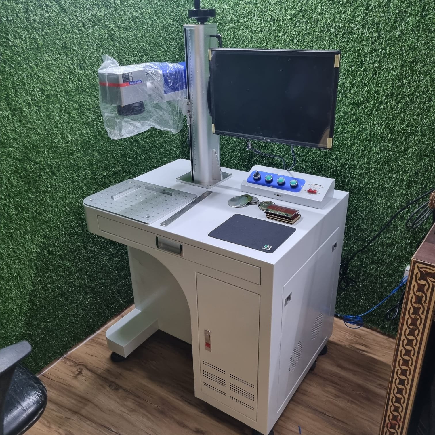 Sai Lasers fiber laser marking station
